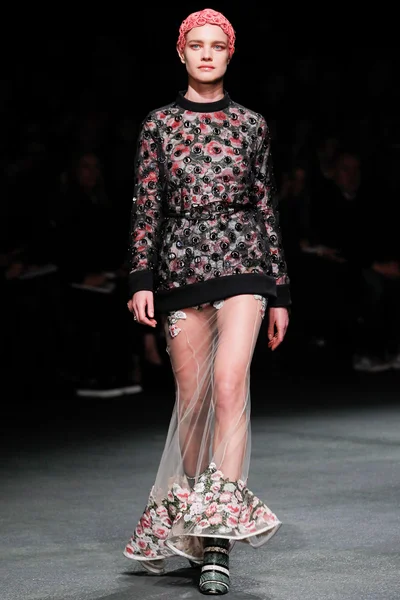 Look 49
